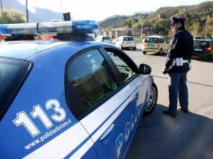 poliziotto_auto