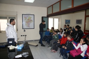 Gli alunni di Sortino con i carabinieri