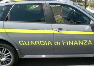 guardia_di_finanza_auto