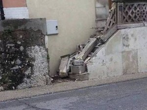 La scalinata distrutta