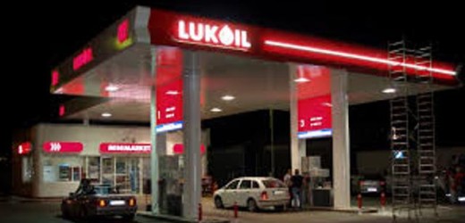 A rischio la tenuta della raffinazione nella zona industriale di Priolo, Lukoil come Versalis potrebbe cedere gli impianti