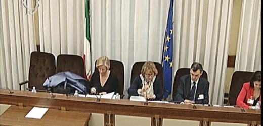 Proseguono i lavori della Commissione d’inchiesta sulla morte di Lele Scieri, sentito il ministro della Difesa, Roberta Pinotti