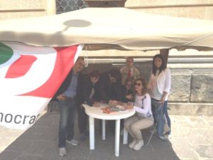 Il banchetto in Piazza Archimede a Siracusa