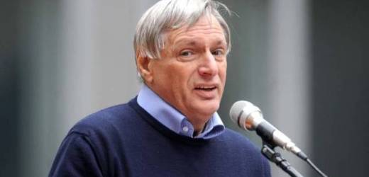 Il presidente di Libera don Luigi Ciotti nel mirino dei killer delle mafie