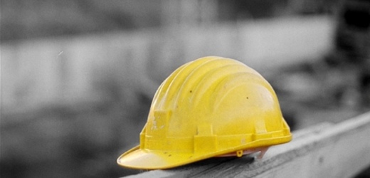 Operaio edile precipita dall’impalcatura in un cantiere di Melilli, è grave