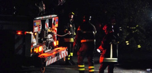 Due auto in fiamme nella notte ad Ortigia