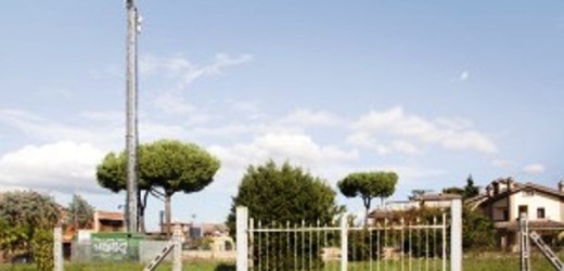 Primavera Floridiana all’assalto del sindaco Scalorino sull’antenna di telefonia mobile nei pressi della scuola