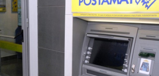 Fanno esplodere una bombola del gas per tentare di rubare il postamat a Carlentini