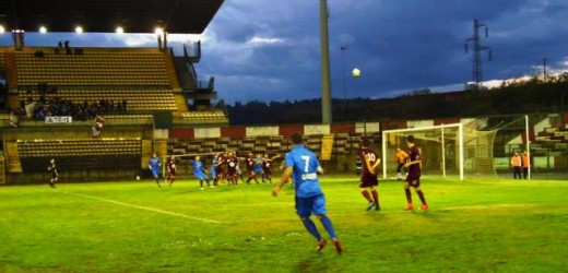 Il Siracusa fa suo il derby in casa dell’Acireale e va da solo in vetta alla classifica