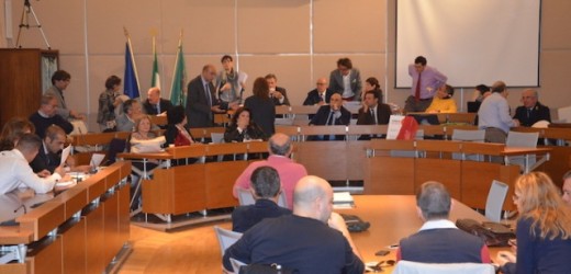 Dopo l’Arena torna a riunirsi il Consiglio di Siracusa sulla relazione del sindaco, all’ingresso contestati i consiglieri