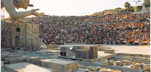 L’Inda studia come tradurre le rappresentazioni classiche al Teatro Greco, schermi giganti piuttosto che auricolari