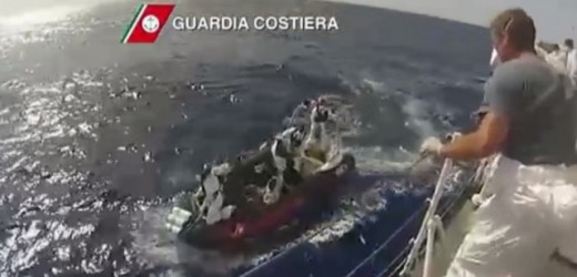 Nuova tragedia nel Canale di Sicilia, almeno 700 i morti tra i migranti di un peschereccio capovoltosi a 60 miglia dalla Libia