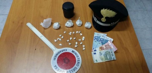 Finisce in carcere con l’accusa di detenzione e spaccio, ad arrestarlo i Carabinieri di Siracusa