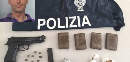 La Polizia arresta a Siracusa un presunto pusher, rinvenuti 4 panetti di hashish, una pistola giocattolo e cartucce
