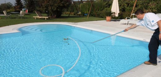 Si sente male mentre pulisce la piscina, poliziotto soccorre dipendente di una struttura alberghiera a Siracusa