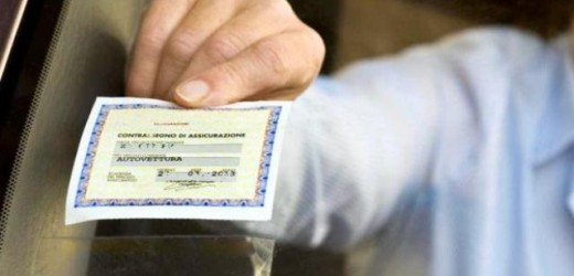 Viaggiava senza assicurazione nell’auto e non si ferma all’alt dei Carabinieri, arrestato 34enne di Francofonte