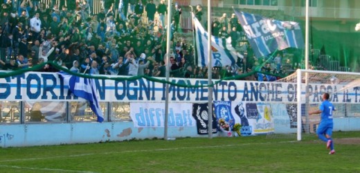 Calcio, ancora presto nel Siracusa per affidare la panchina a Mascara che resta in campo in attesa dell’abilitazione
