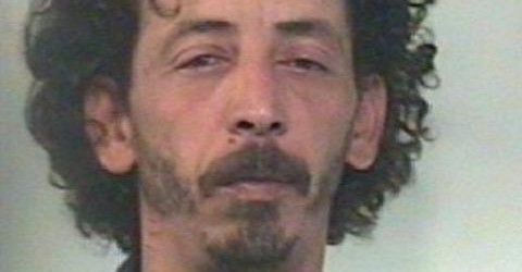 Rosolini, arrestato marocchino violento che colpisce con pugni e calci la compagna