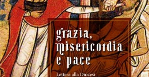 L’arcivescovo di Siracusa mons. Salvatore Pappalardo consegna la sua “lettera pastorale” alla Diocesi