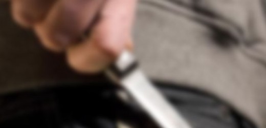Il fratello non gli presta la macchina e lui lo ferisce al braccio con un coltello, denunciato a Rosolini un 41enne