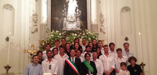 La squadra dell’Ortigia pallanuoto il 13 dicembre tra i “portatori” del simulacro di S. Lucia