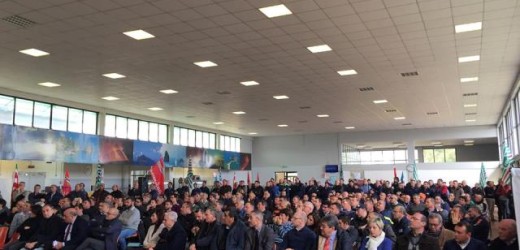 Si allarga la mobilitazione a fianco dei lavoratori della chimica per la vertenza Eni-Versalis, stamane assemblea unitaria