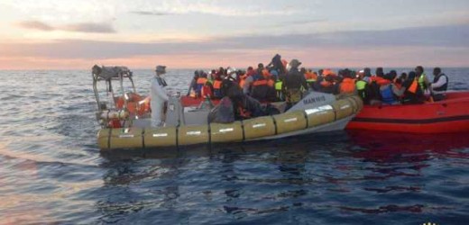 Le navi della Marina Militare questa mattina hanno soccorso 731 migranti, parte dei quali domani arriveranno ad Augusta