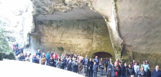 Vacanze pasquali, i siracusani si riappropriano di siti quali la Latomia dei Cappuccini, il Teatro comunale e l’Artemision