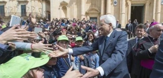 Il presidente Sergio Mattarella oggi in visita a Noto, con lui il ministro Franceschini, a 20 anni dal crollo della Cattedrale