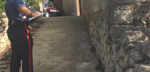 Incendio in un fienile in contrada Baracche a Buscemi, intervengono Vigili del Fuoco e Carabinieri